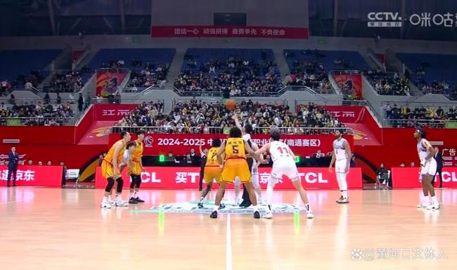 星空体育登录新疆男篮10179大胜江苏男篮 阿布都沙拉木闪耀全场(图1)
