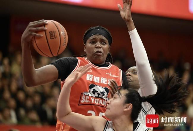 四川女篮“破百”大胜江苏 总比分2：0领先星空体育(图2)